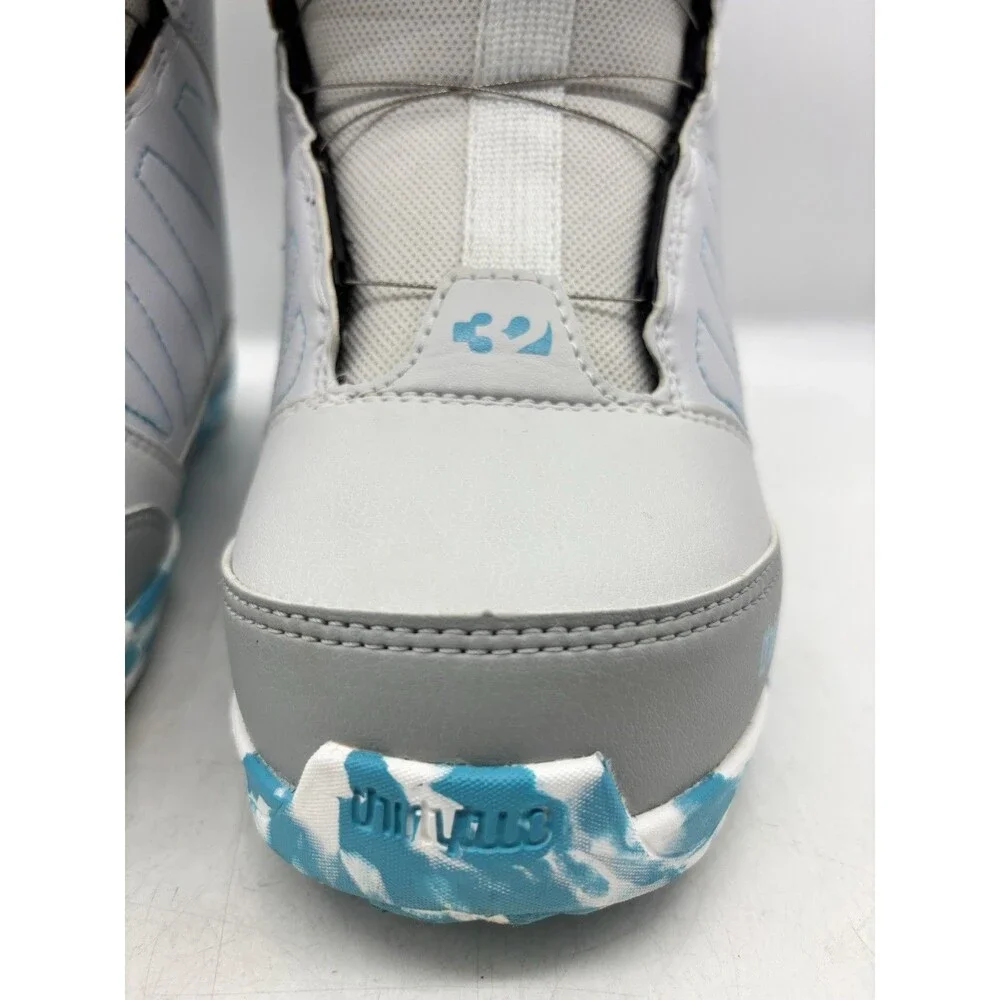 Thirtytwo Lashed Boa Snowboard Boots Kids Youth Size 6 Gray Fall 2016 EUC